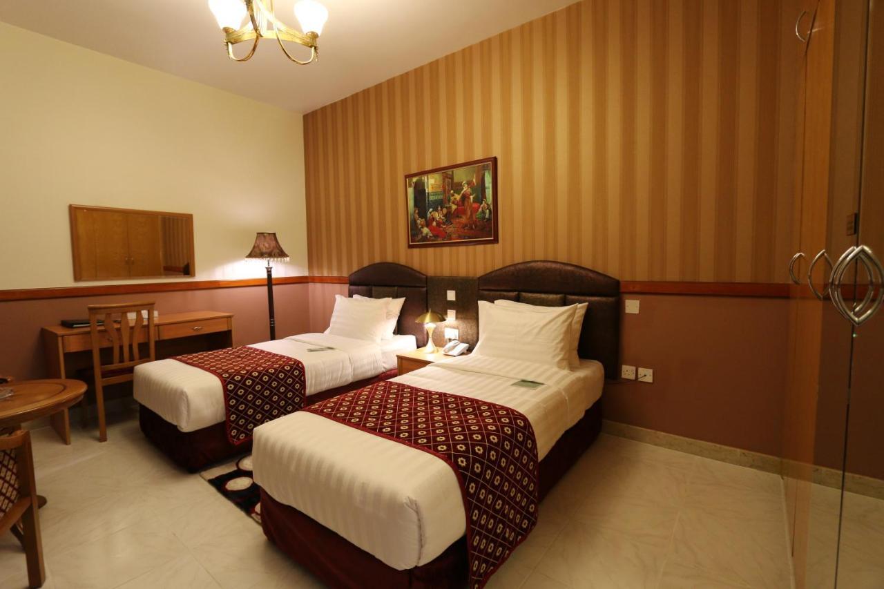 New California Hotel Dubaj Zewnętrze zdjęcie