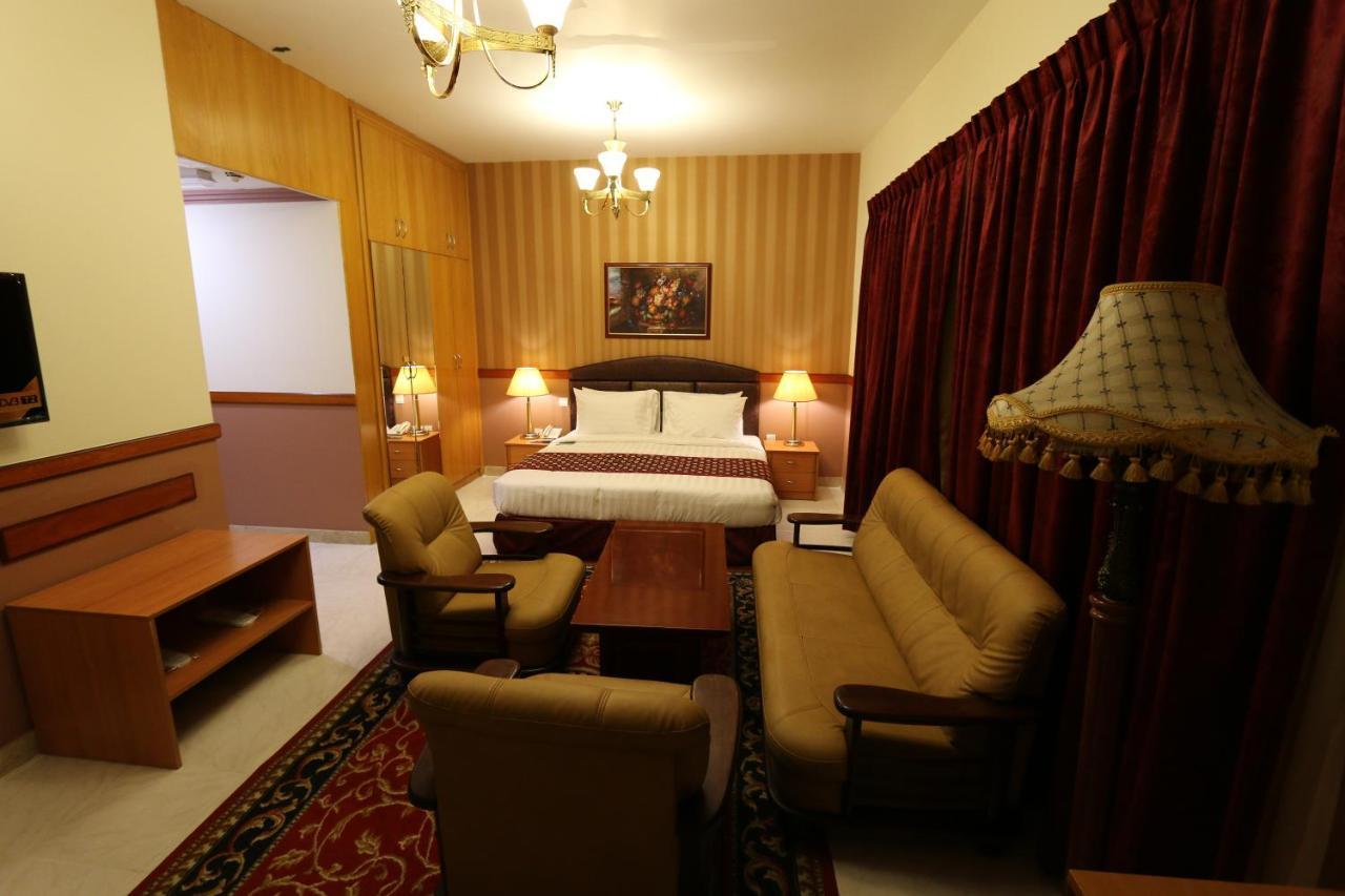 New California Hotel Dubaj Zewnętrze zdjęcie