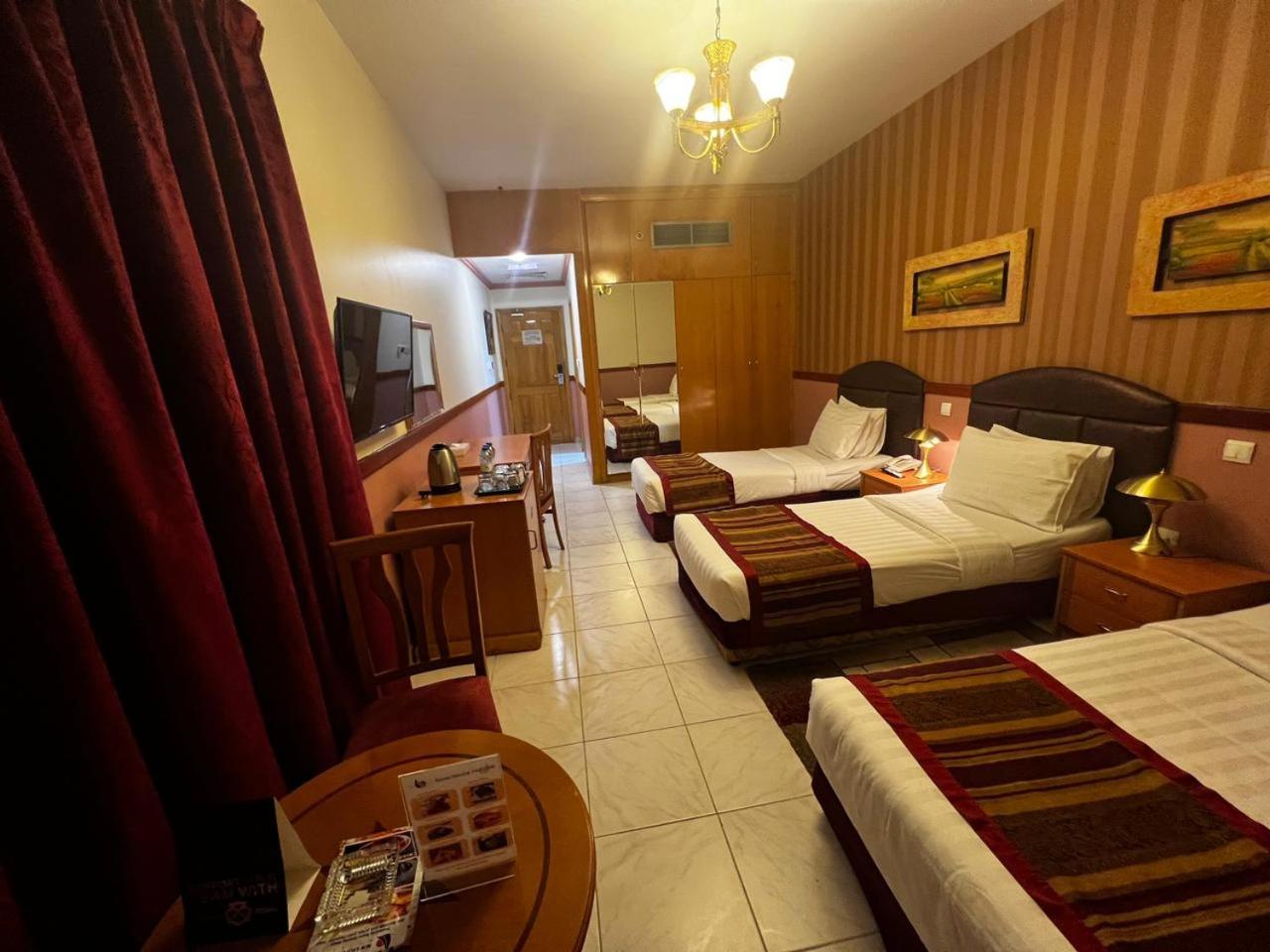 New California Hotel Dubaj Zewnętrze zdjęcie