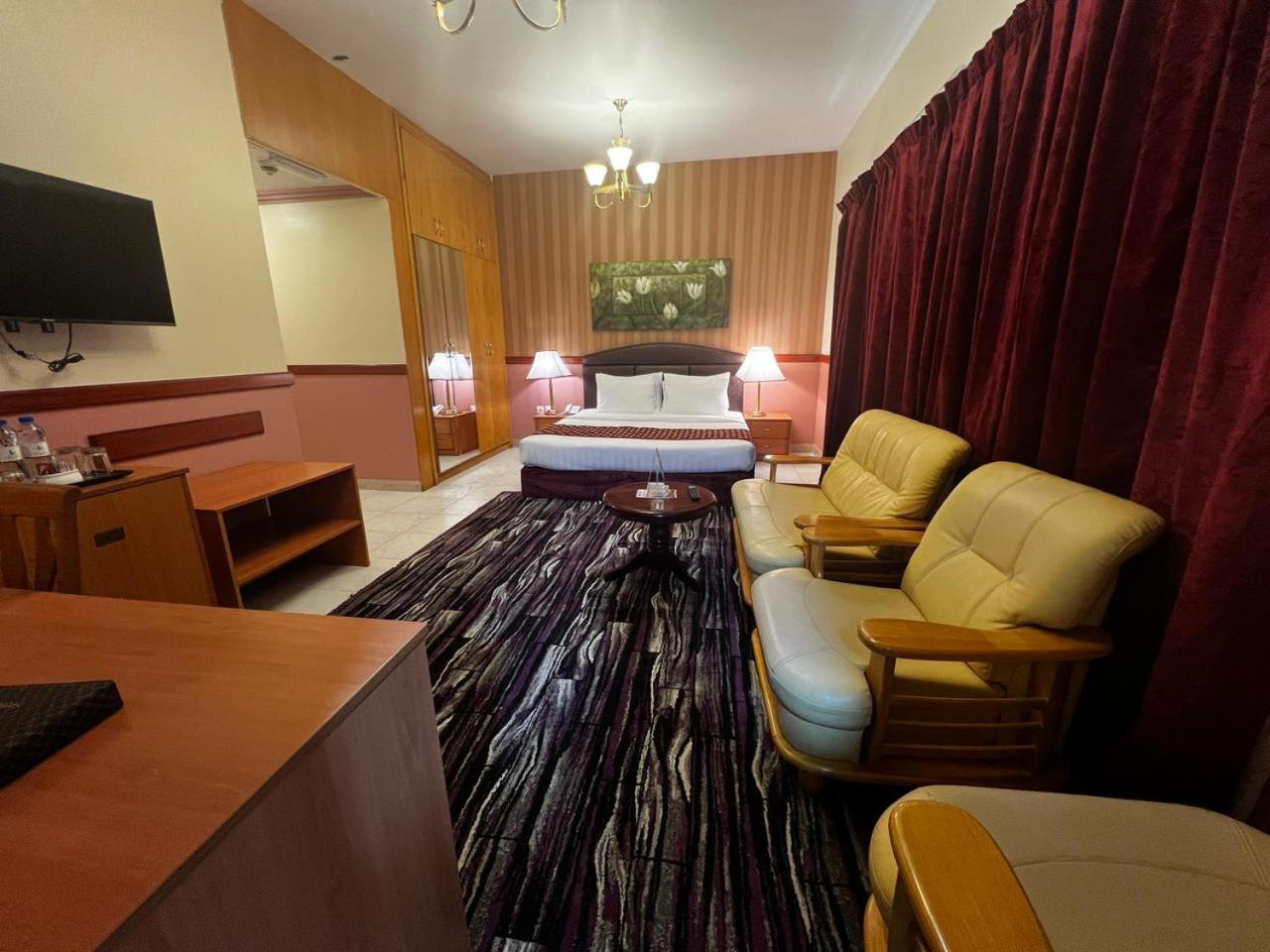 New California Hotel Dubaj Zewnętrze zdjęcie