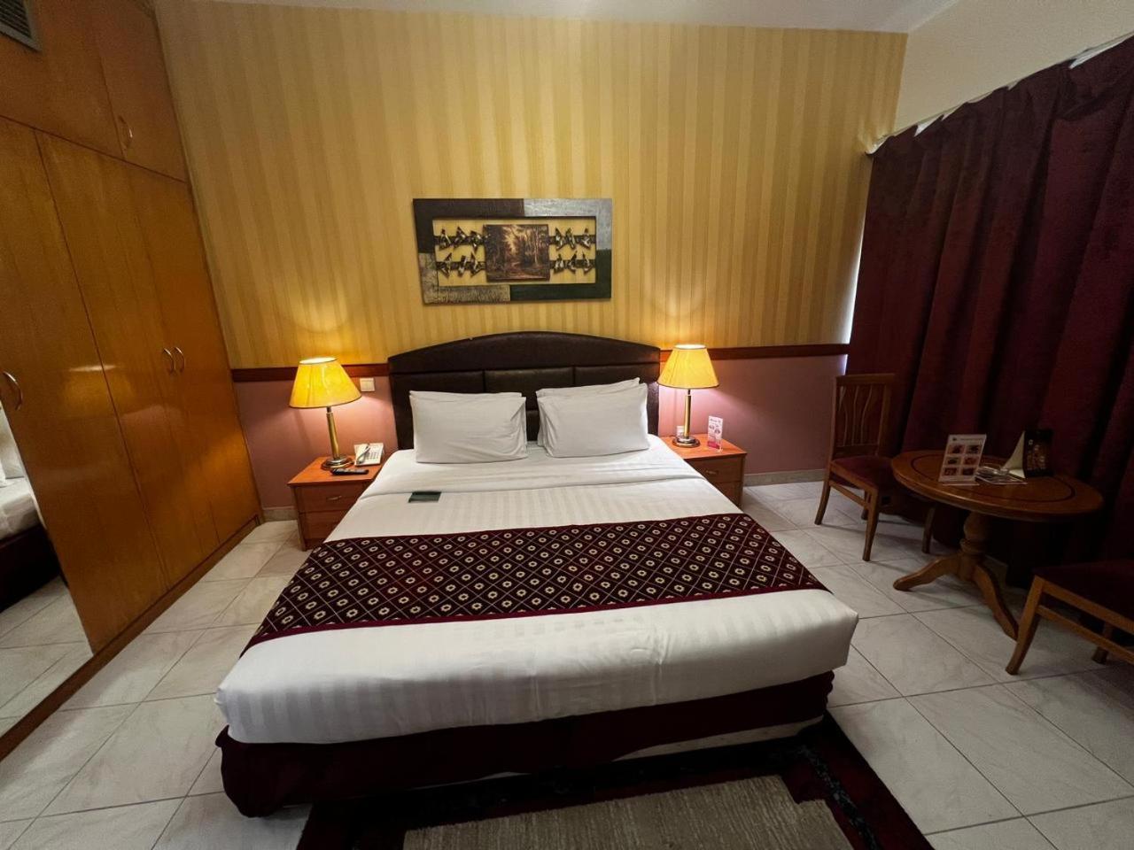 New California Hotel Dubaj Zewnętrze zdjęcie