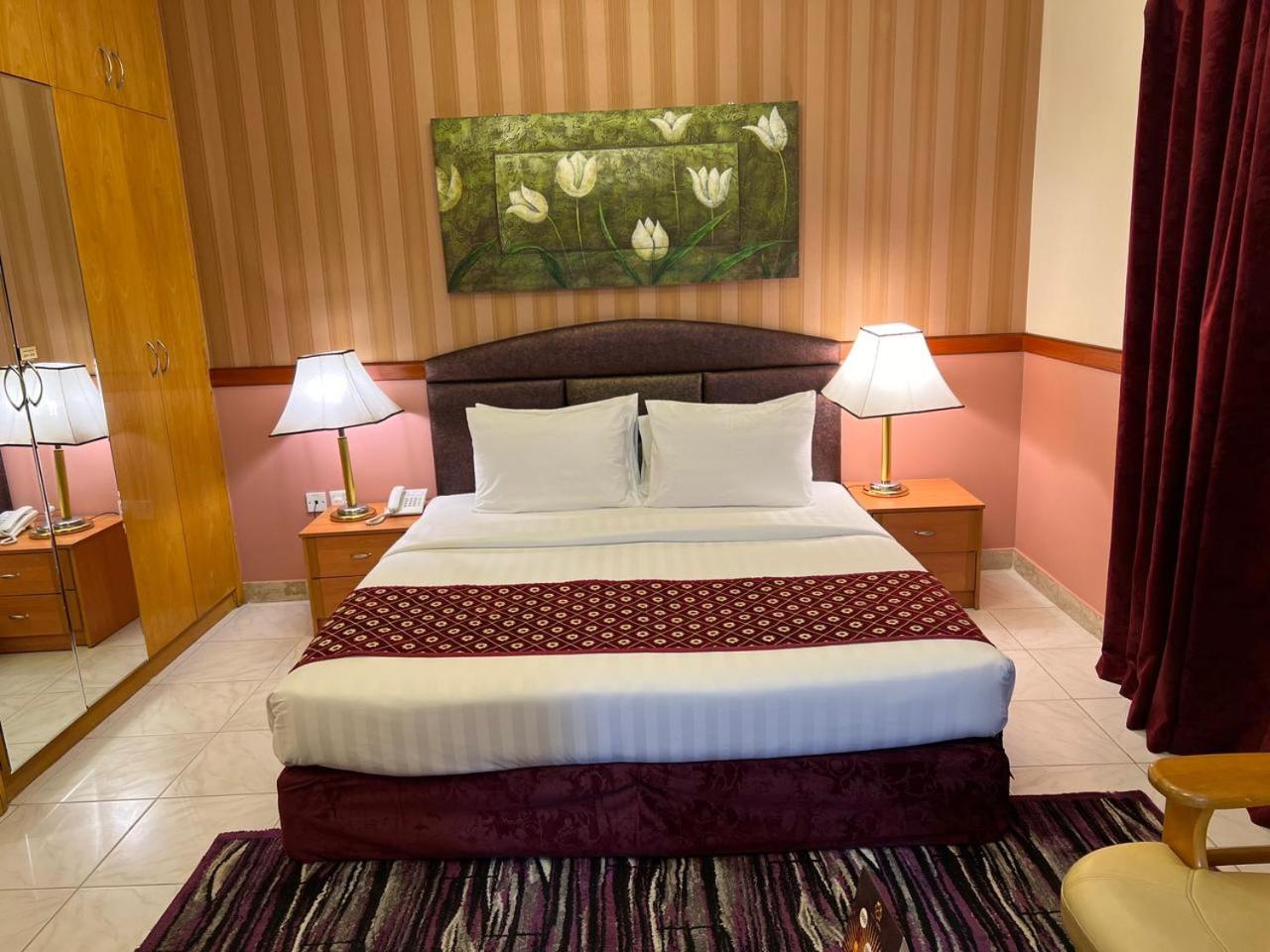 New California Hotel Dubaj Zewnętrze zdjęcie