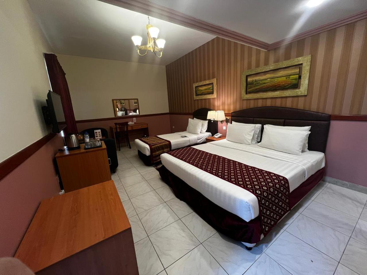 New California Hotel Dubaj Zewnętrze zdjęcie